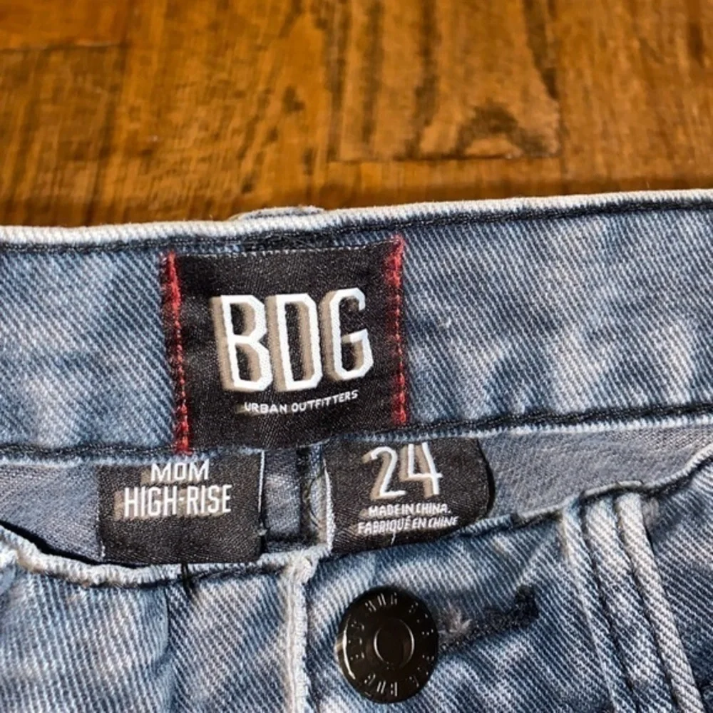 BDG Mom High Rise Jean - Picture 2 of 4